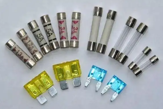 插片保險絲和玻璃管保險絲通用嗎