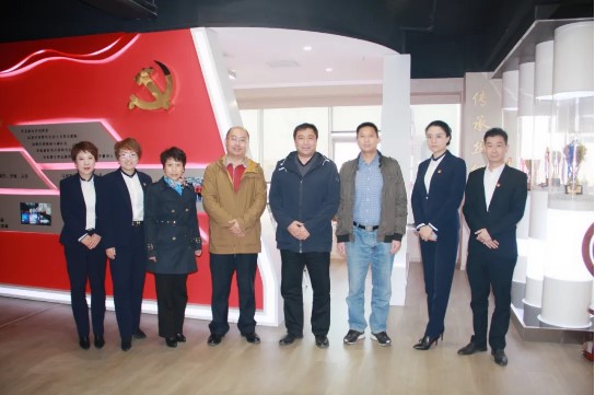 直奔一線 上下聯(lián)動(dòng) 問(wèn)需幫扶——市商務(wù)局、春華街黨工委領(lǐng)導(dǎo)走訪問(wèn)需永誠(chéng)世佳
